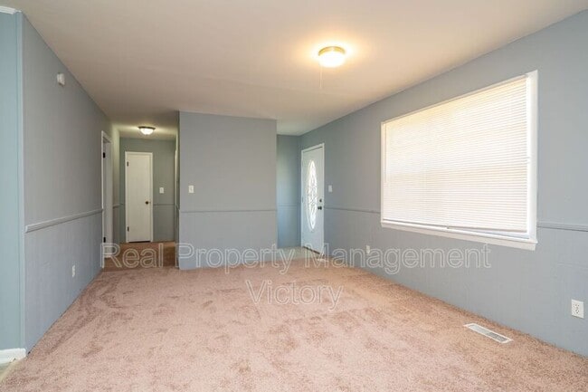 Building Photo - 3134 Country Club Rd