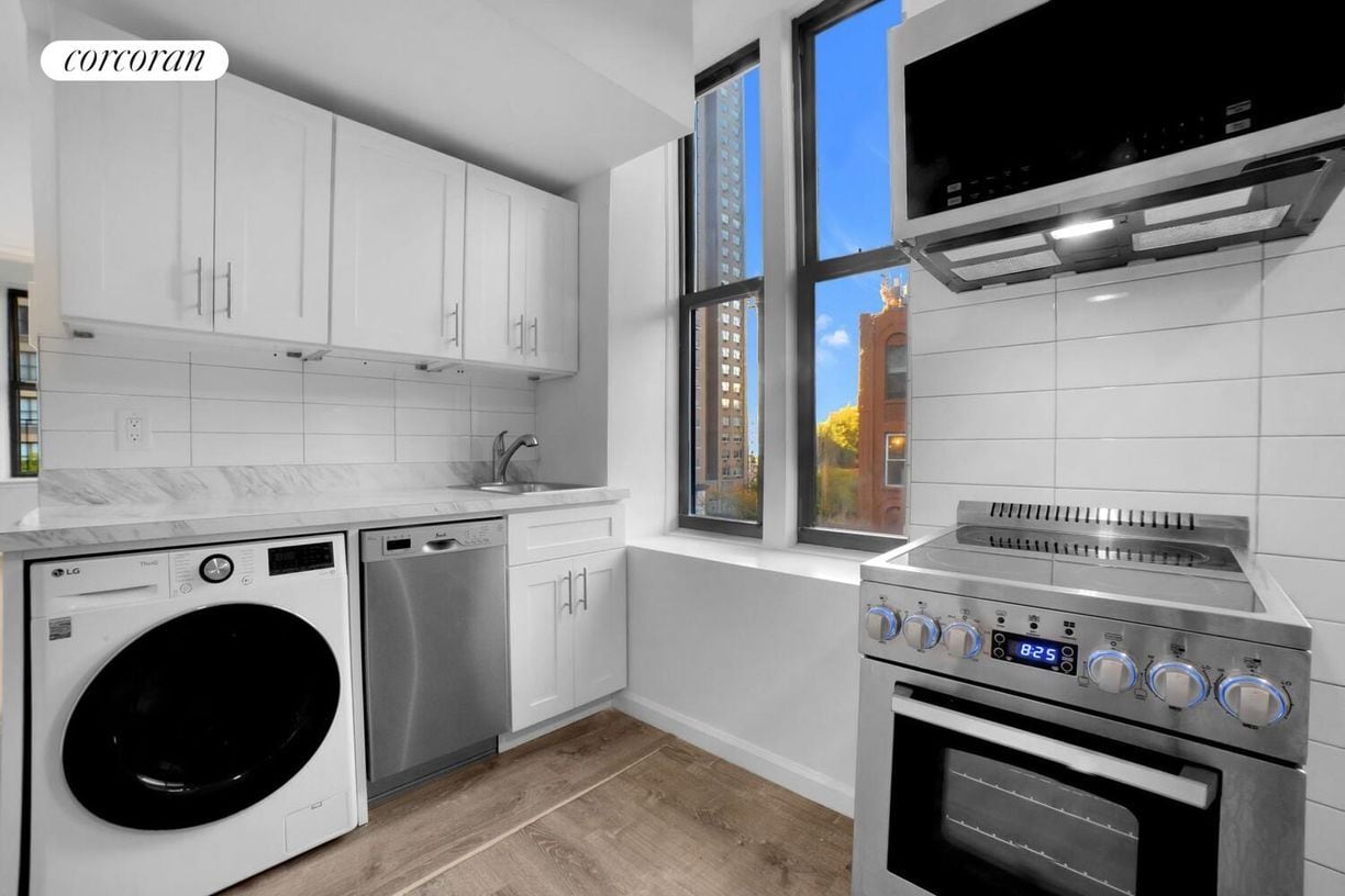 Primary Photo - 500 E 73rd St