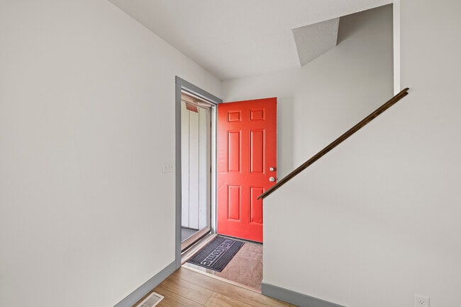 Entry - 6527 N 65th St