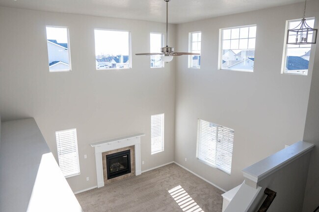 Building Photo - 1036 Magic Mill Ave