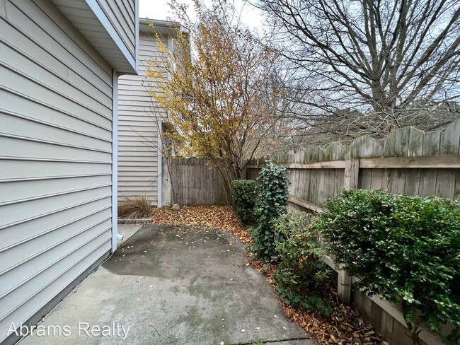 Building Photo - 3 br, 2.5 bath House - 2360 Covent Garden ...