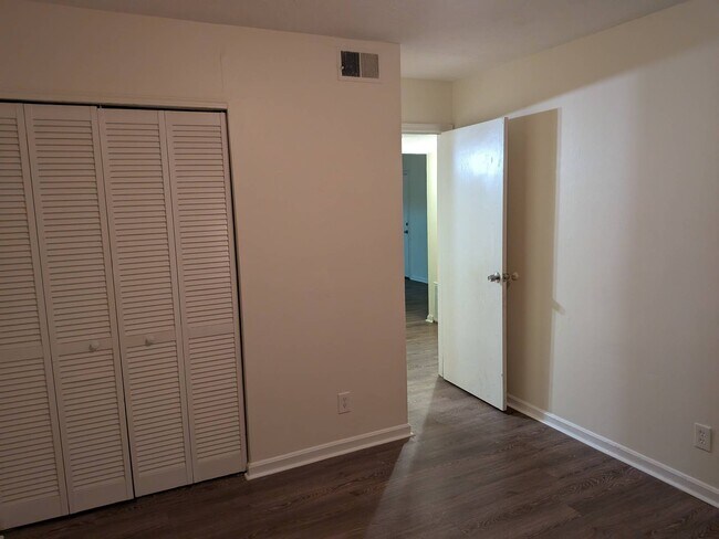 Foto del edificio - 3220 Fordhaven Rd