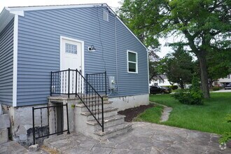 Building Photo - 3230 Richwood Ave