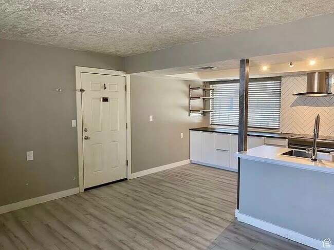 Photo - 1555 E 3900 S Apartment