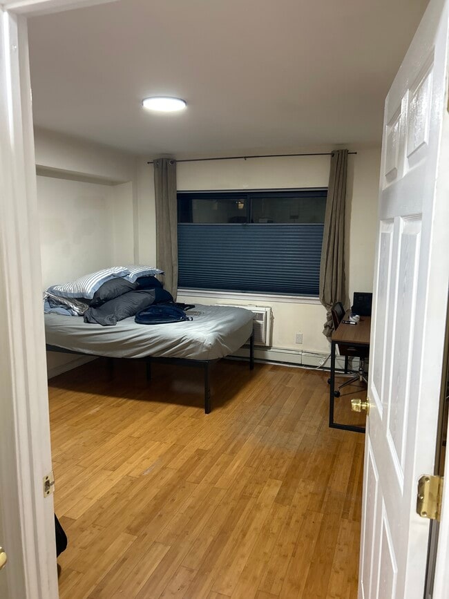 Bedroom 1 - 360 Linden St