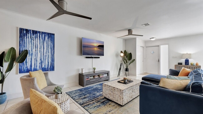 Building Photo - 571 94th Ave N