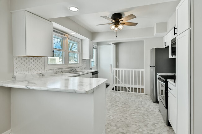 Building Photo - 1828 Juniper Ln