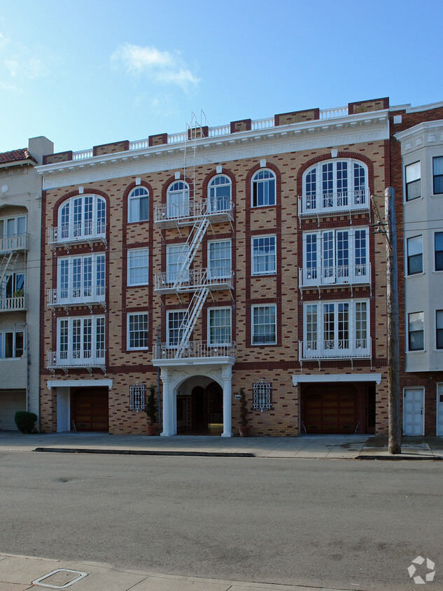 Primary Photo - 1945 Jefferson St