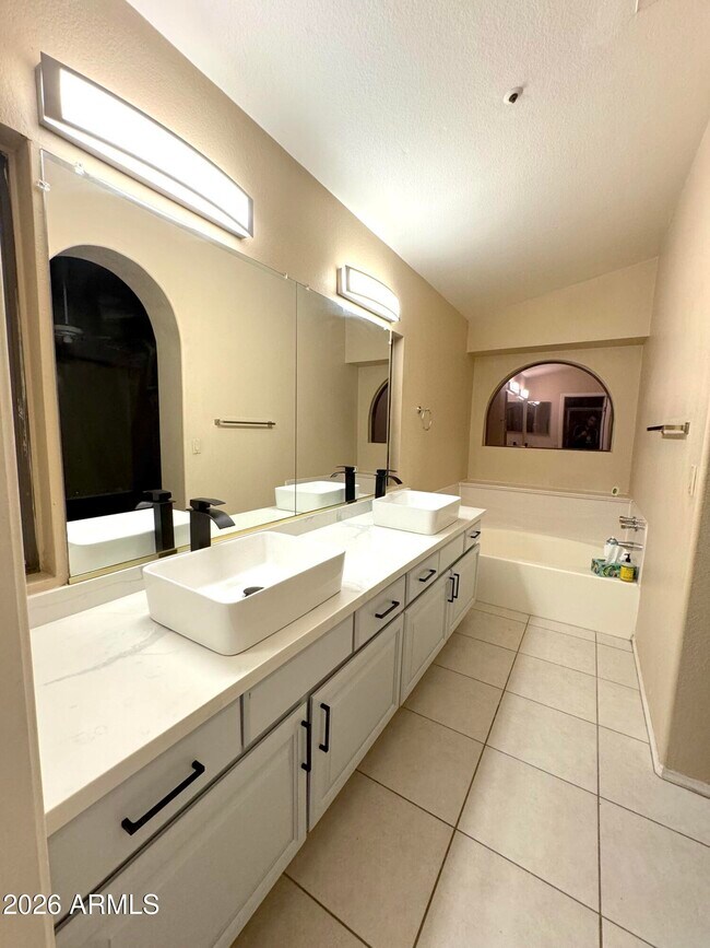 Foto del edificio - 12770 N 89th St