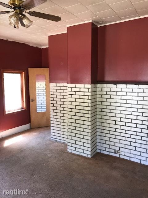 Building Photo - 3 br, 1 bath House - 655 E Isabella Ave