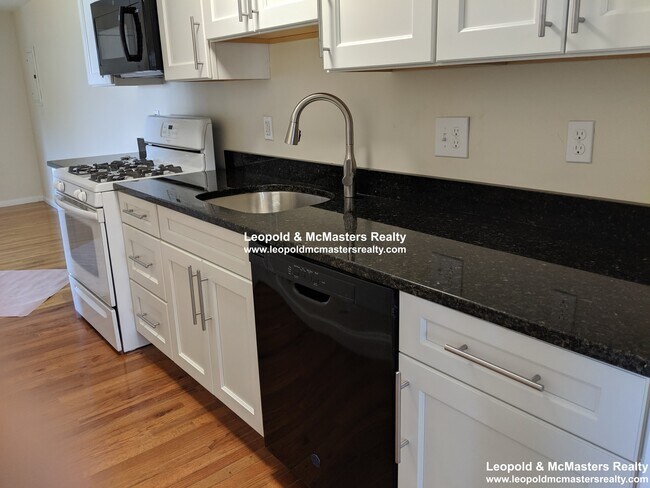 Building Photo - 80 Litchfield St