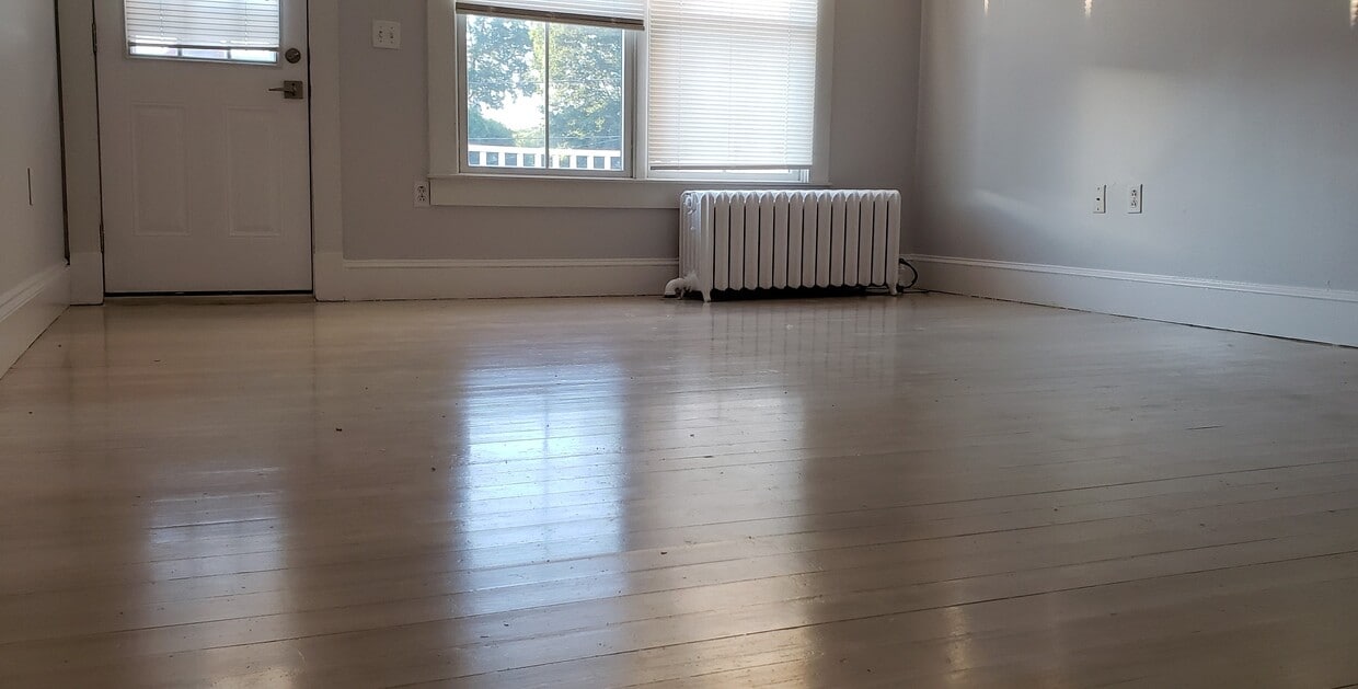 Primary Photo - 36 Porter St