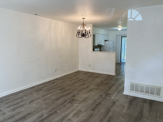 Foto del edificio - 22 Harrington Ln