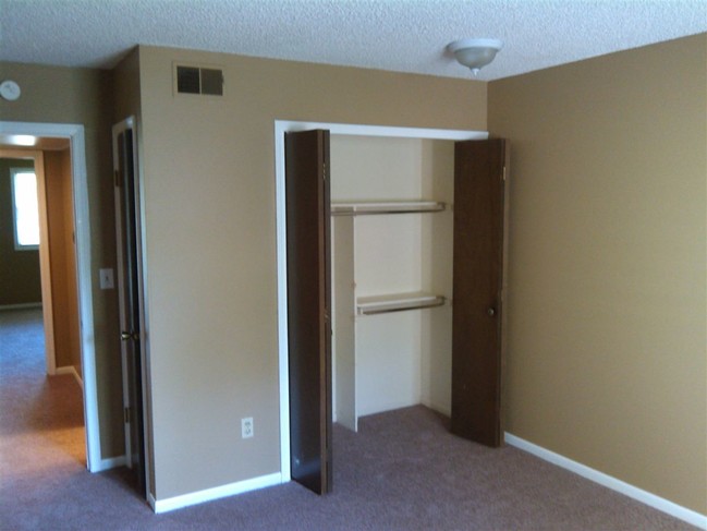 Building Photo - 4641 Gull Rd