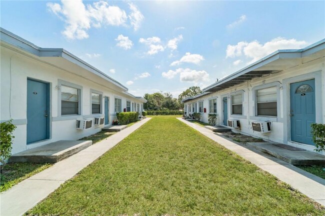 Photo - 700 NW 14th Terrace Apartment