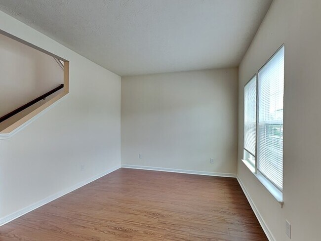 Foto del edificio - Price Reduced!