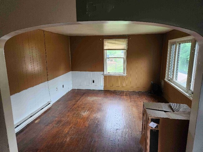 Building Photo - 1503 Birdell Rd