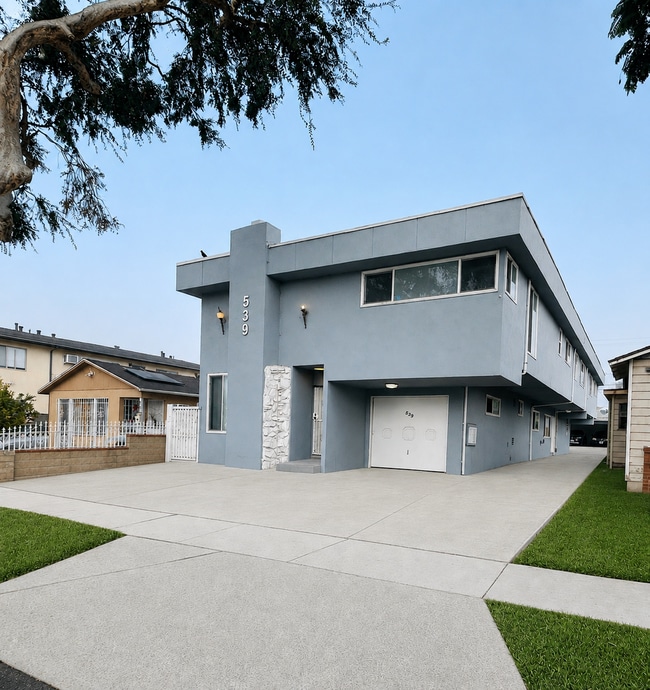 Building Photo - 539 E Hyde Park Pl