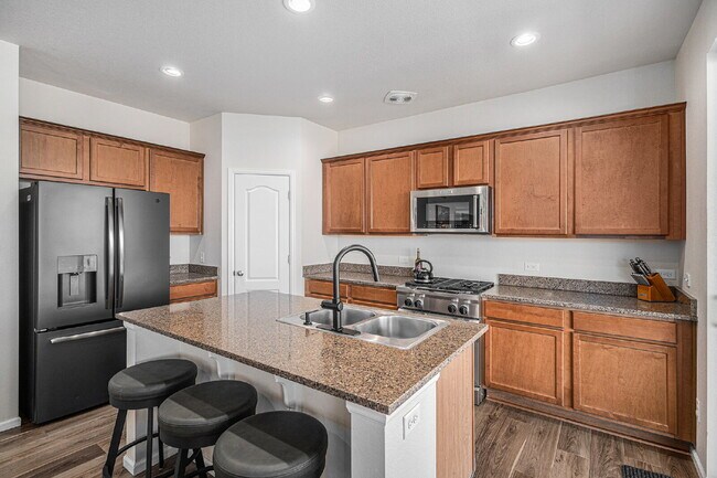 Foto del edificio - 7725 Sabino Ln