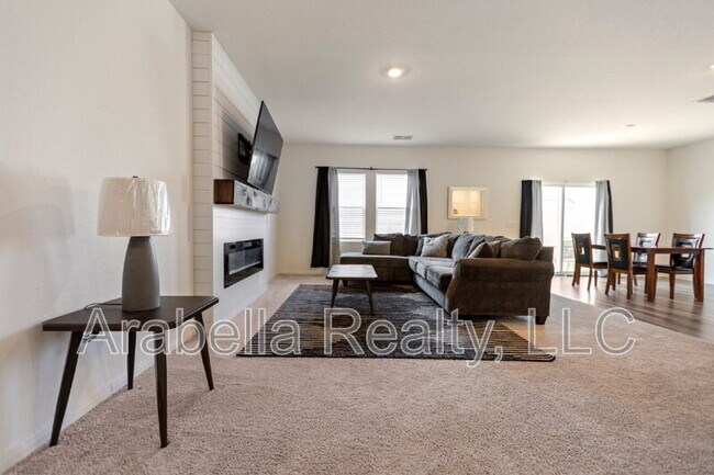 Building Photo - 5507 Finch Cyn