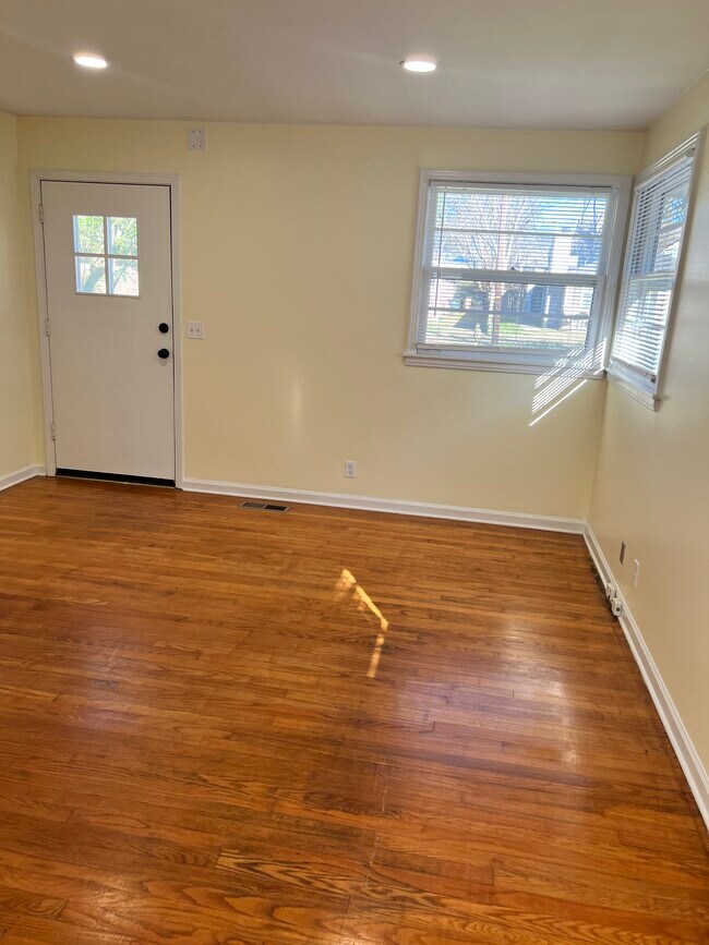 Foto del edificio - 4905 Nebraska Ave