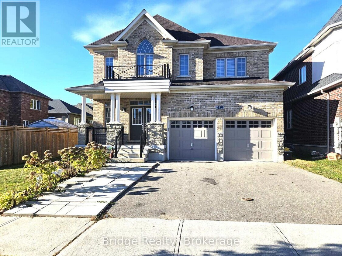 Primary Photo - 459 Thompson St