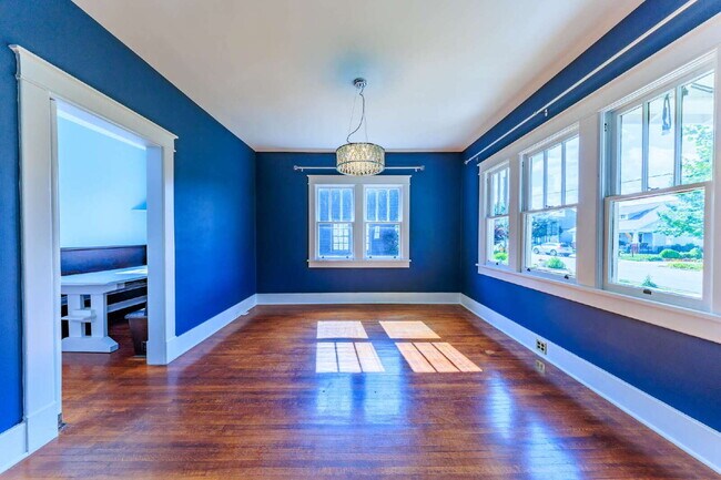 Foto del edificio - Lockeland Springs Bungalow for Lease, Bloc...