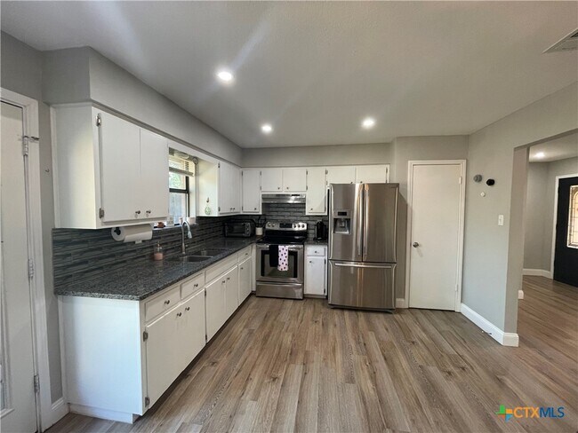 Foto del edificio - 127 Sioux Cir