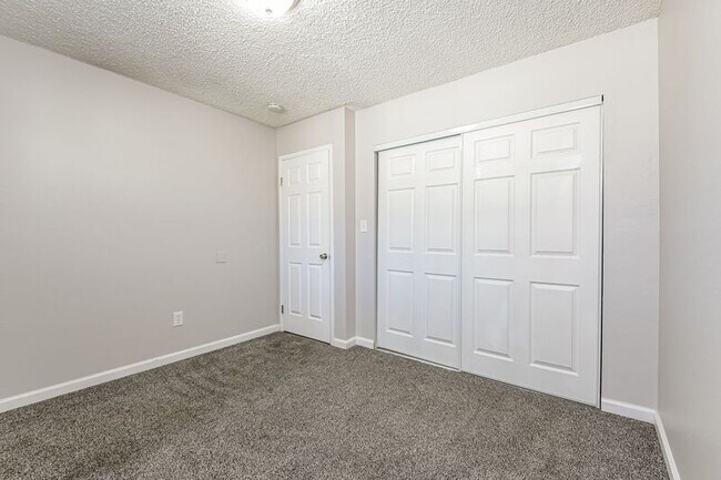 Foto del edificio - 6035 Olde Wadsworth Blvd