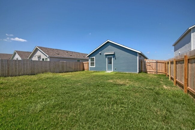 Building Photo - 136 Jack Browning Dr