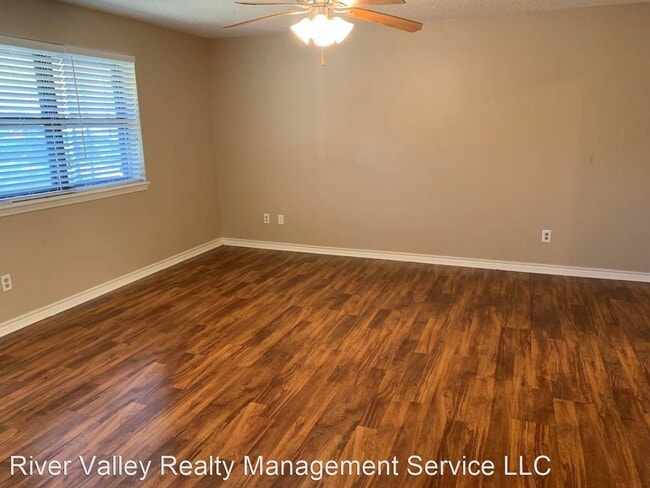 Building Photo - 3 br, 2 bath House - 1101 Muskogee