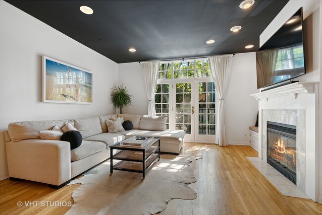 Foto del edificio - 2666 N Southport Ave