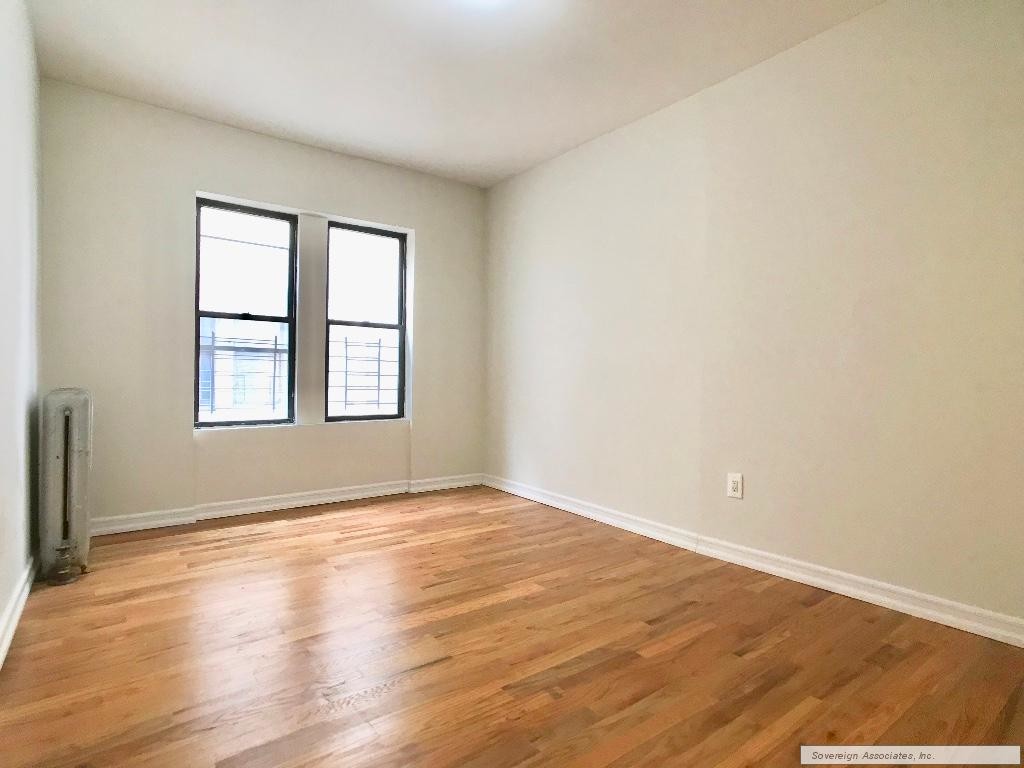 Primary Photo - 520 W 136th St