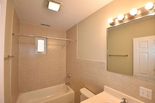 Foto del edificio - 4118 Forest Ave