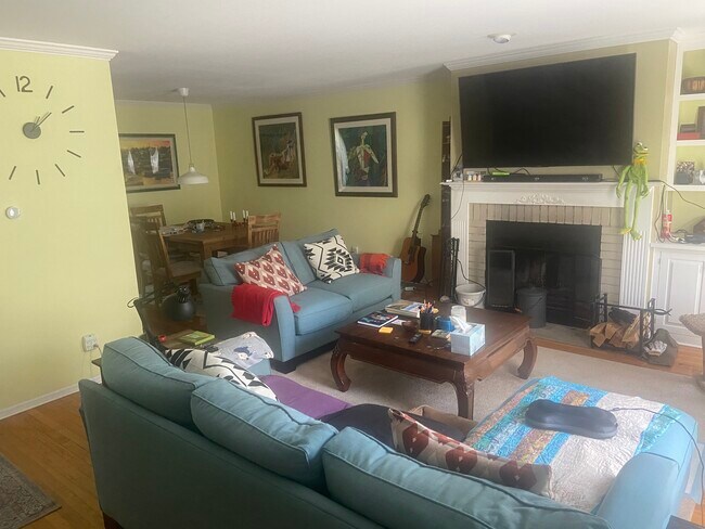 Sala de estar - 6804 Old Sauk Ct