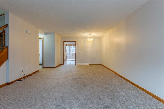 Foto del edificio - 22 Windwood Dr