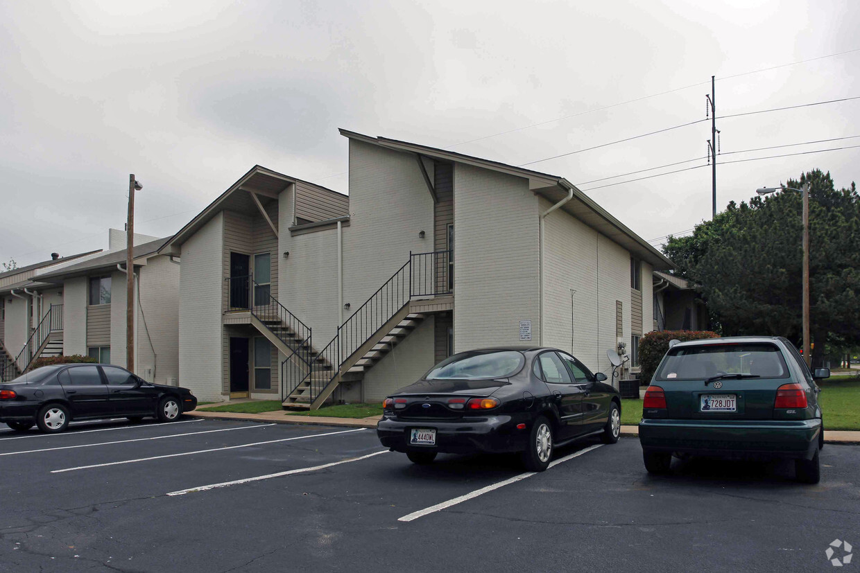 Building Photo - Bentley Hills Apartments