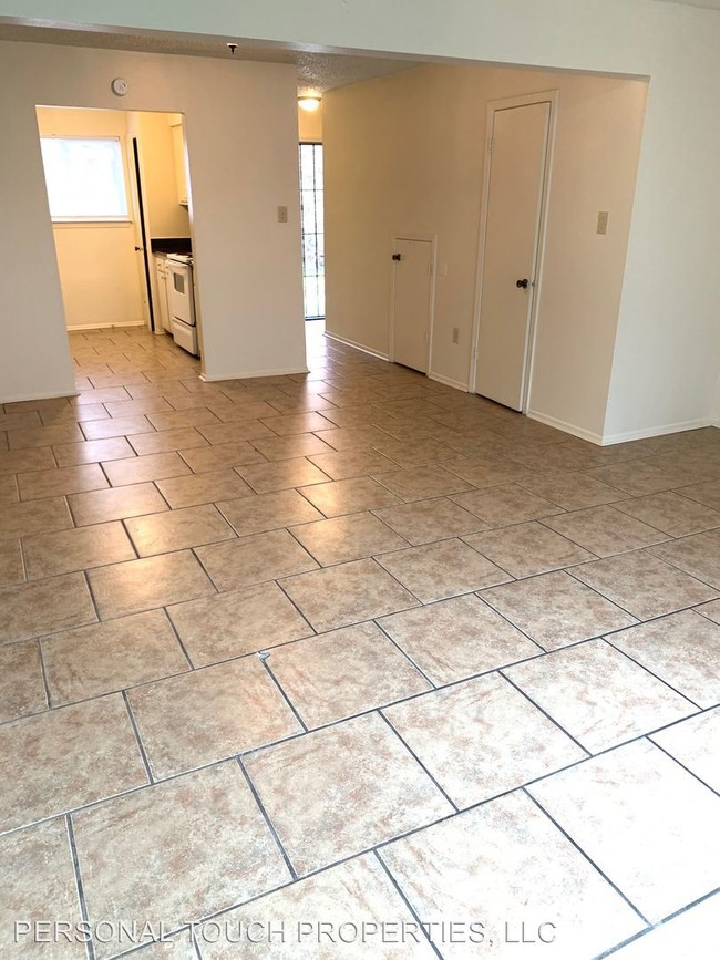 Building Photo - 8727 Granite Dr