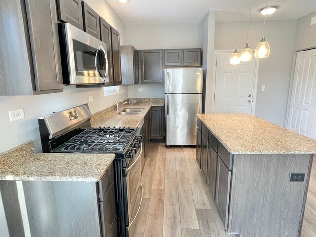 Foto del edificio - 809 E Main St