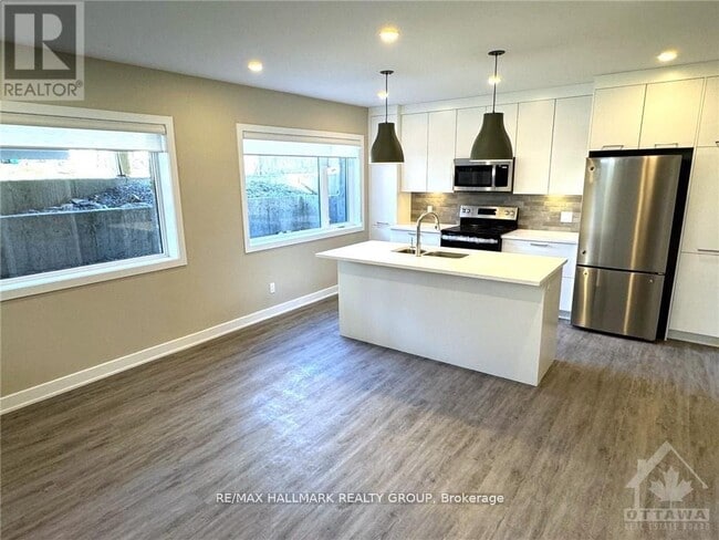 Photo du bâtiment - 316 Mona Ave