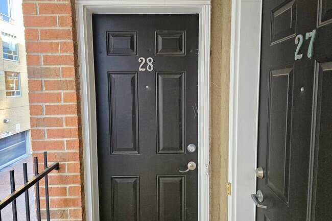 Photo du bâtiment - 108 Redpath Ave