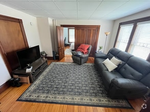 Building Photo - 410 N State St