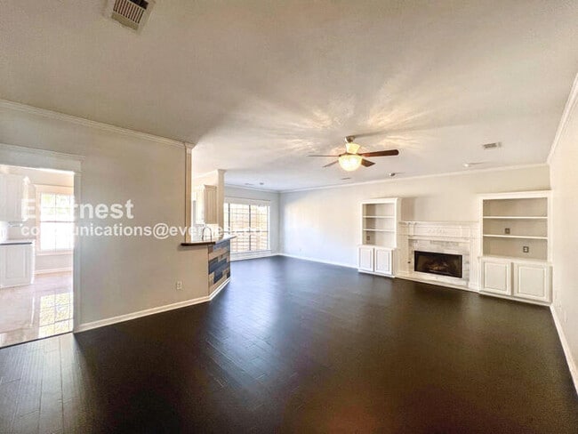 Building Photo - 2411 Stoney Creek Dr