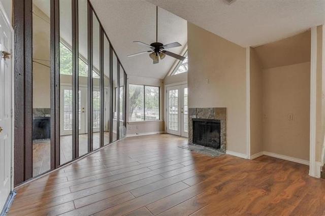 Foto del edificio - 9803 Walnut St