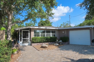 Building Photo - 4571 Beacon Dr