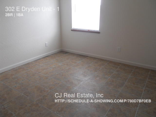 Building Photo - 302 E Dryden St