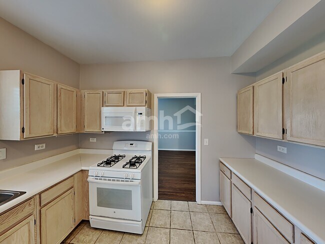 Foto del edificio - 809 Magnolia Dr