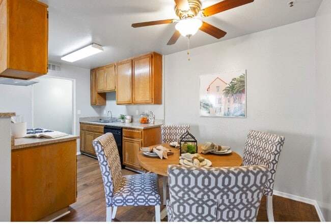 Building Photo - Sunrise Fountains