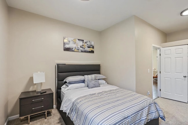 Apartamento en el primer piso - 5641 Cates Ave
