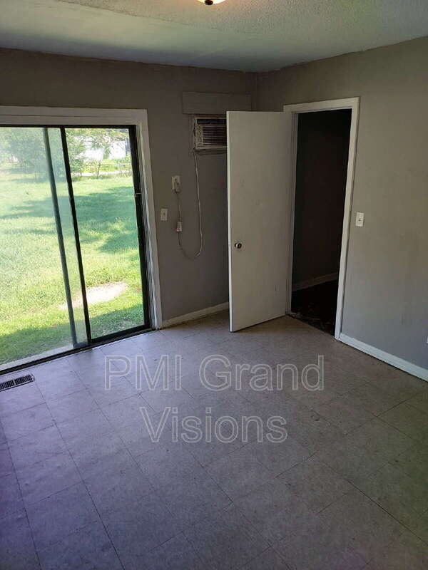 Foto del edificio - 1624 N Water St